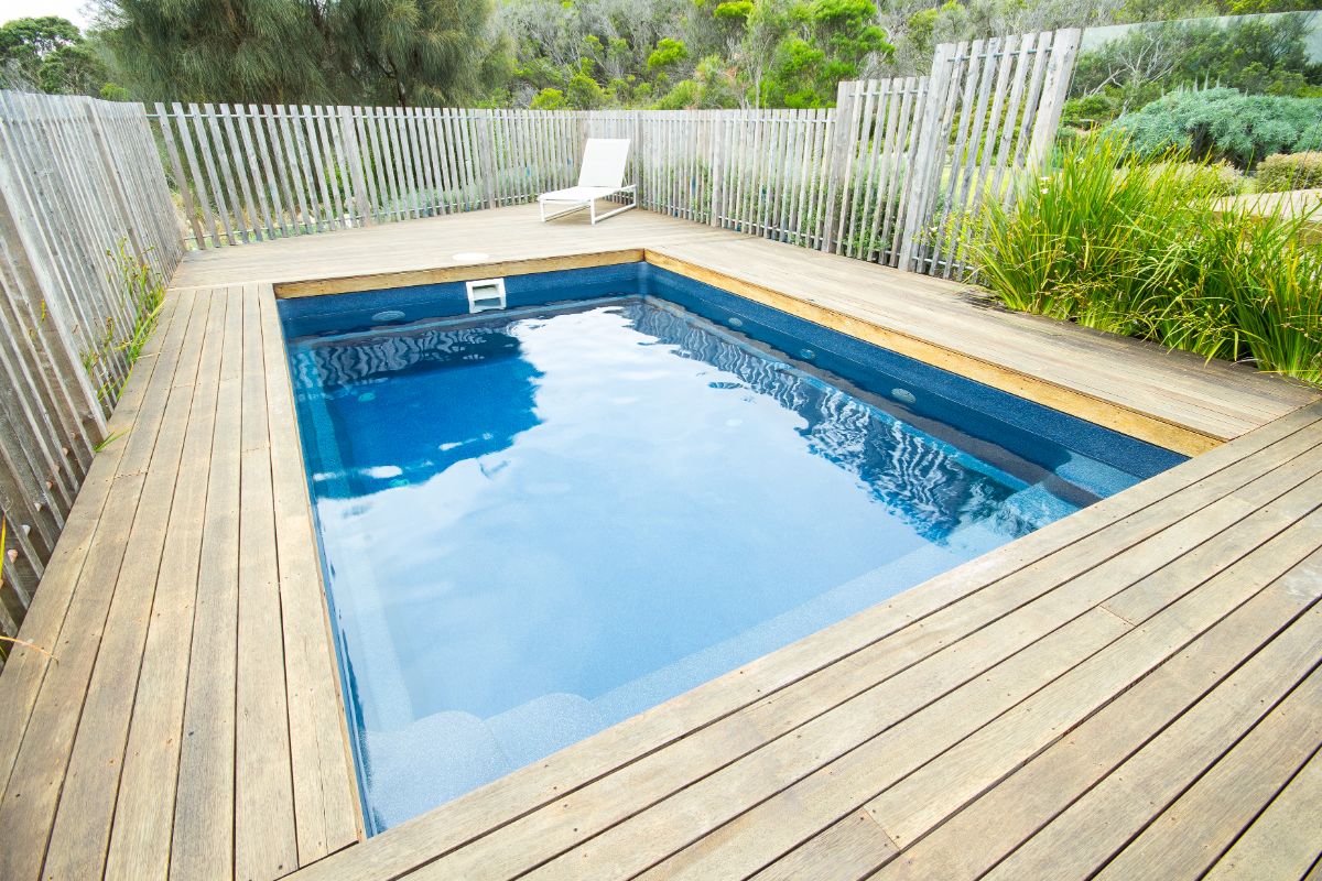 006-Plunge-Courtyard_ID0019 Plunge | Pool Shapes | Ultimate Pools